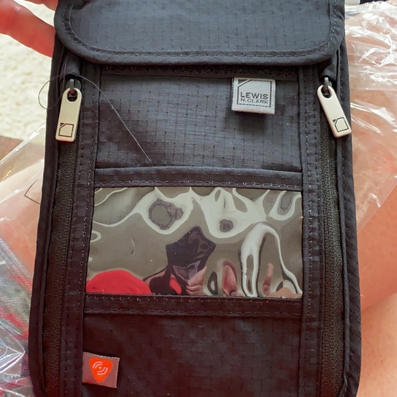 Lewis N. Clark RFID-blocking Neck Stash NWT - Picture 2 of 4